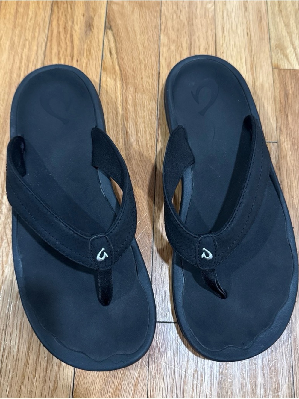 OluKai Black Women's Thong Sandals
